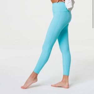 Onzie Sweetheart capri legging in Ribbed Cyan XS 🦋